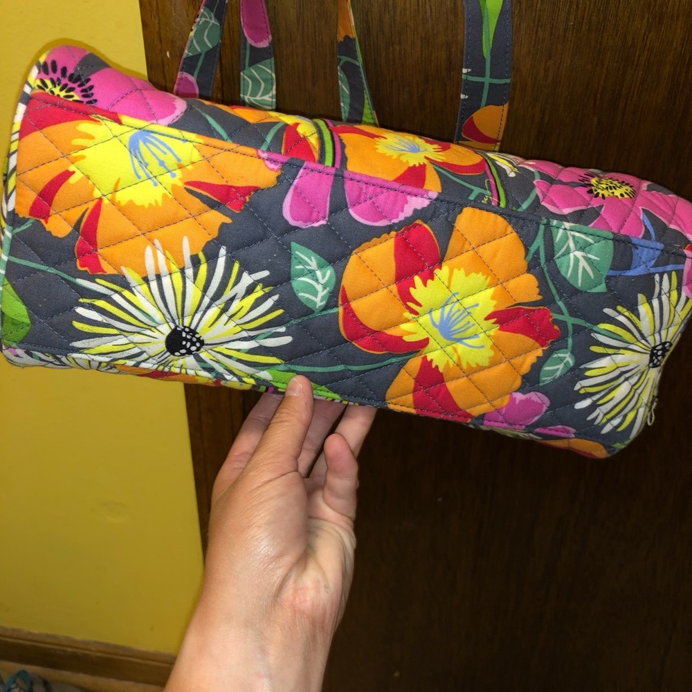 NWOT Vera Bradley Tote barrel bag - Picture 3 of 5